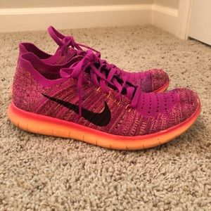 Girls Nike Free RN Flyknit - great condition - 4.5